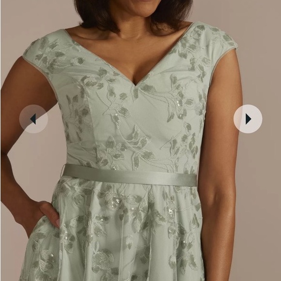 NWT Lace Sequin Gown 🍃 - Picture 2 of 4